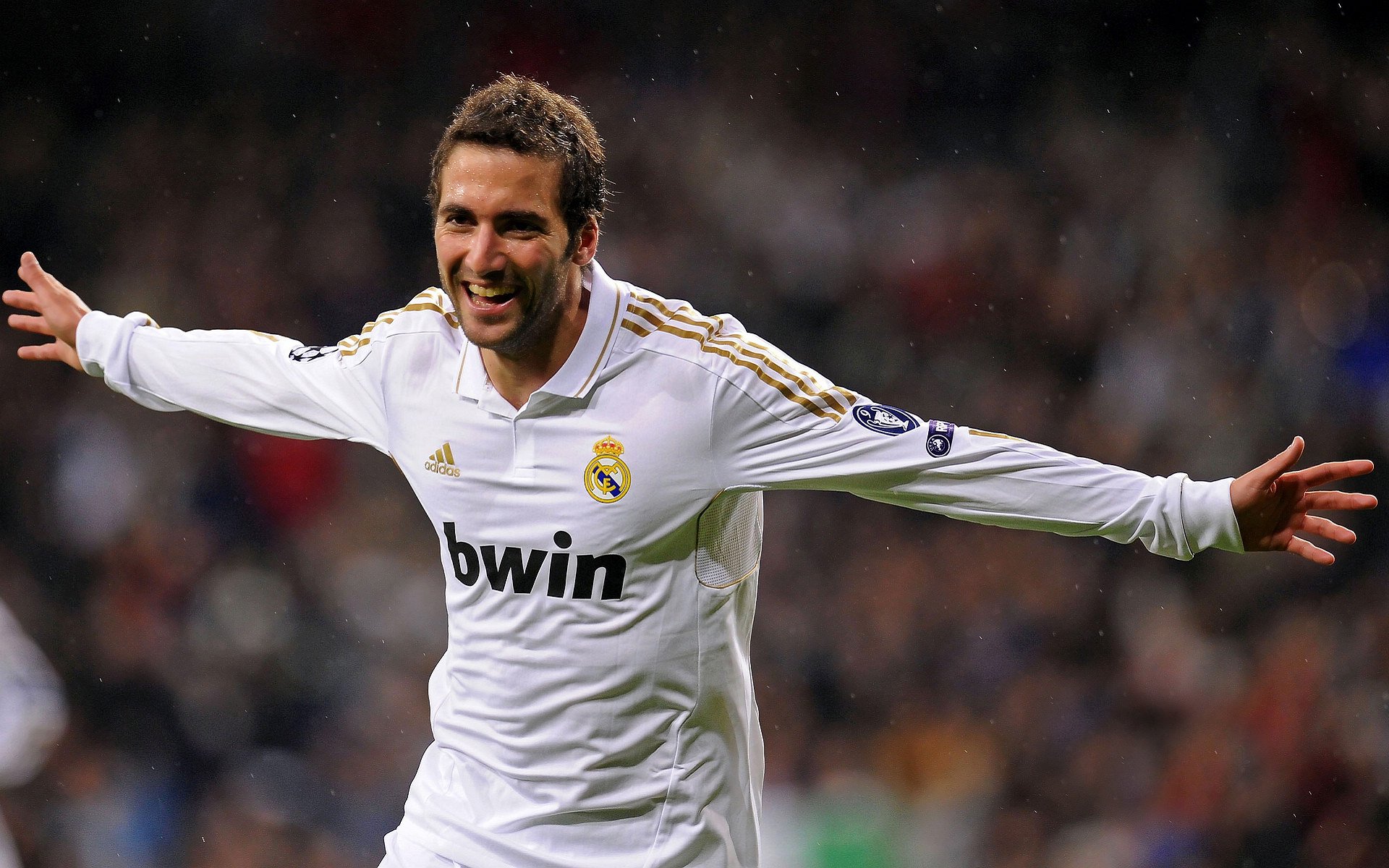 绿茵与硬木，西甲德比的世纪恩怨，迈阿密热火的铁血逆袭