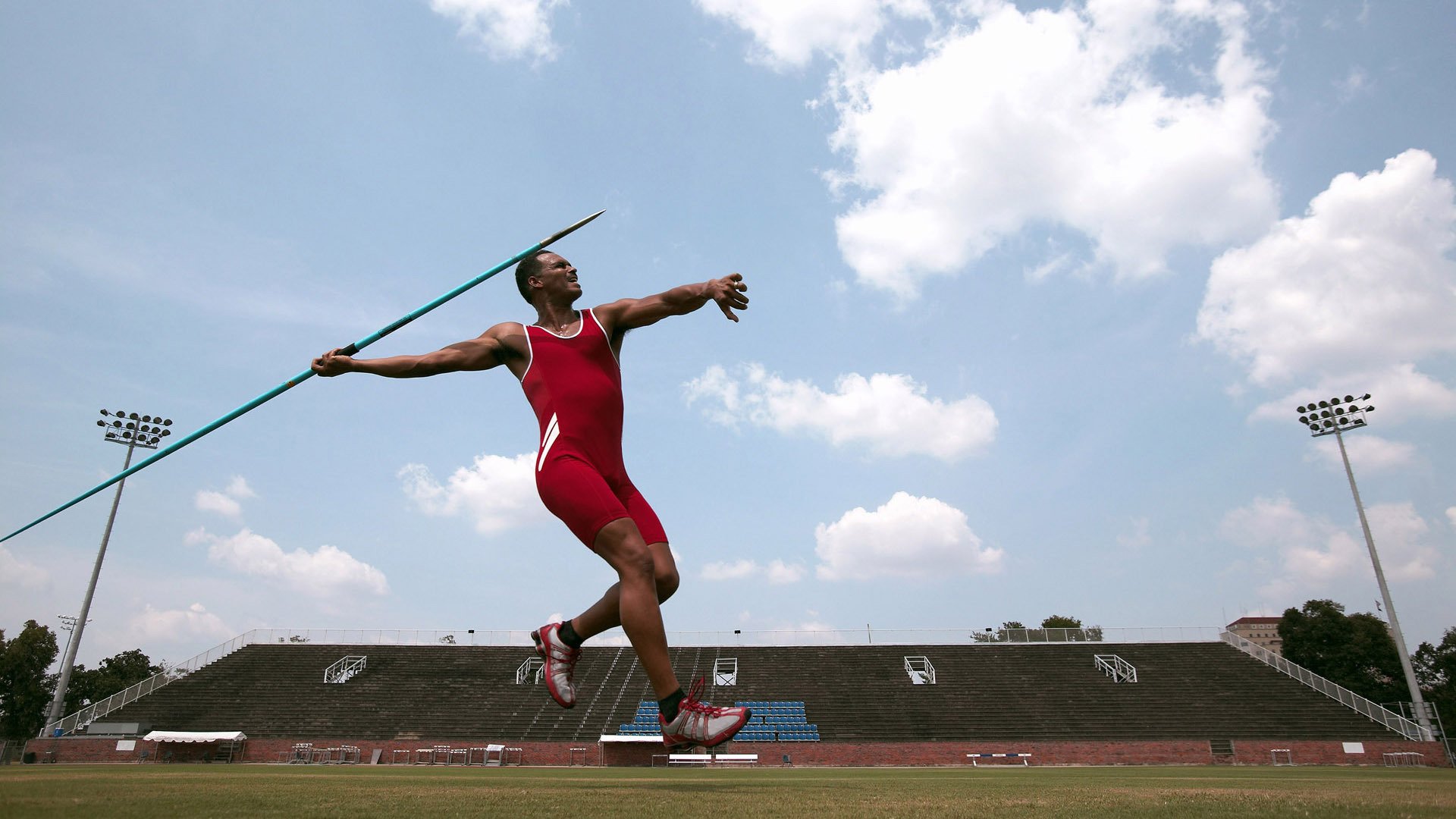 冰与火之歌,莱比锡红牛绝杀冰岛,F1年度争冠悬念再起